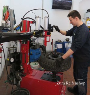 LinkBild zum Reifenshop